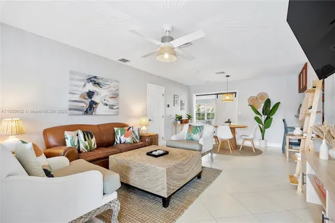 901 NE 16th St, Fort Lauderdale FL 33304