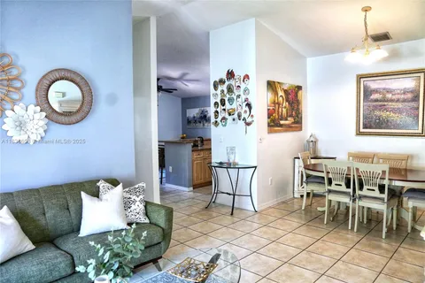15132 SW 140th Ter, Miami FL 33196