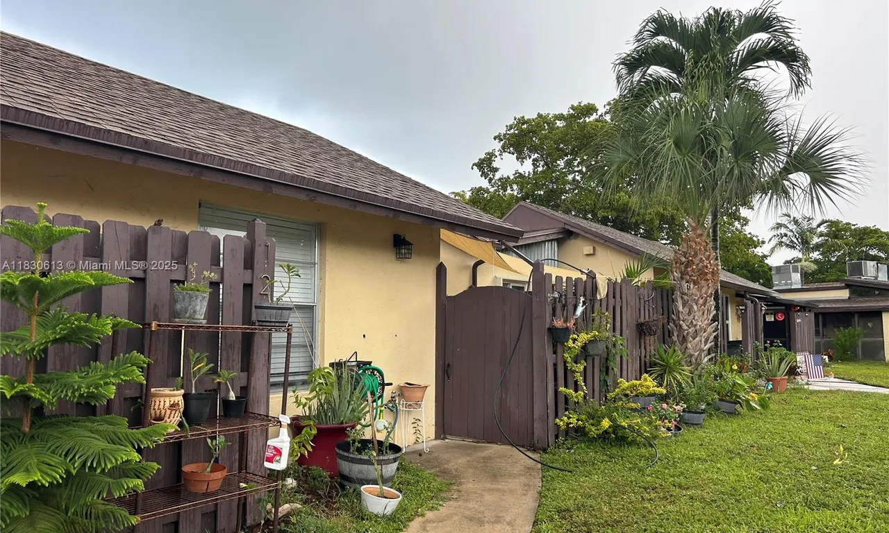 124 Fox Rd # 48, Hollywood FL 33024