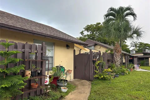 124 Fox Rd # 48, Hollywood FL 33024