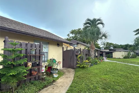 124 Fox Rd # 48, Hollywood FL 33024