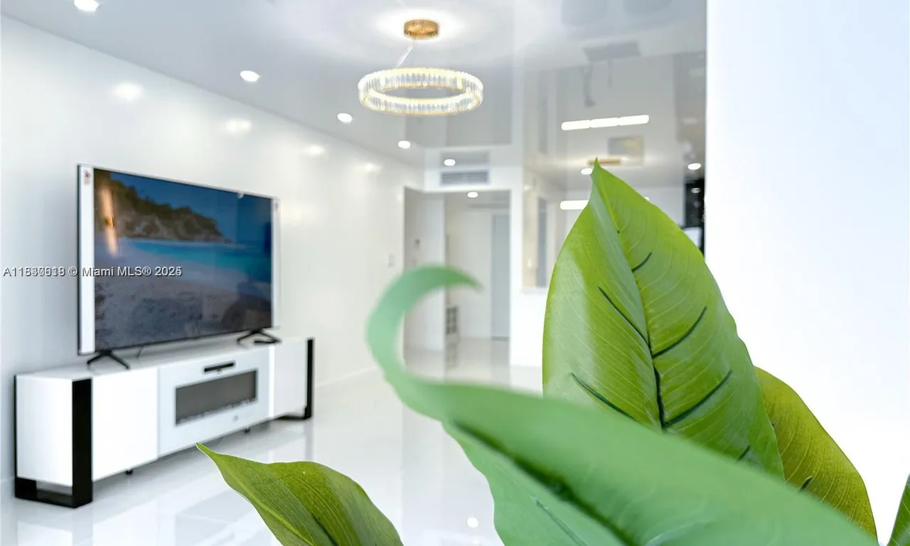 501 Three Islands Blvd # 515, Hallandale Beach FL 33009