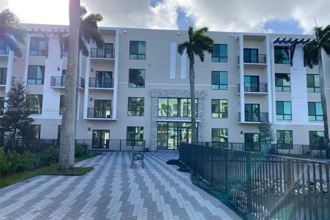 4636 NW 84 # 21, Doral FL 33166