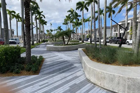 4636 NW 84 # 21, Doral FL 33166