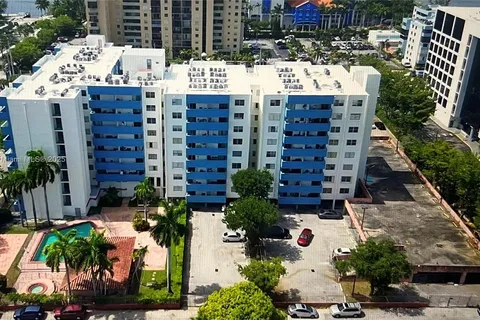 5050 NW 7th St # 709, Miami FL 33126