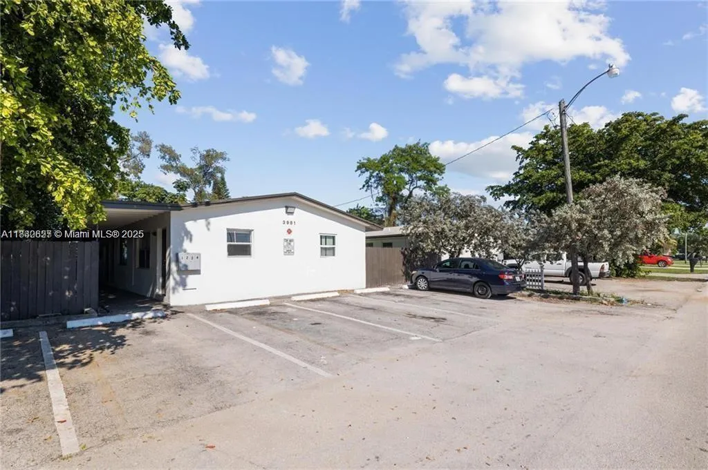 3981 SW 12th Pl # 2, Fort Lauderdale FL 33312