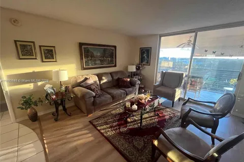 1200 Saint Charles Pl # 708, Pembroke Pines FL 33026