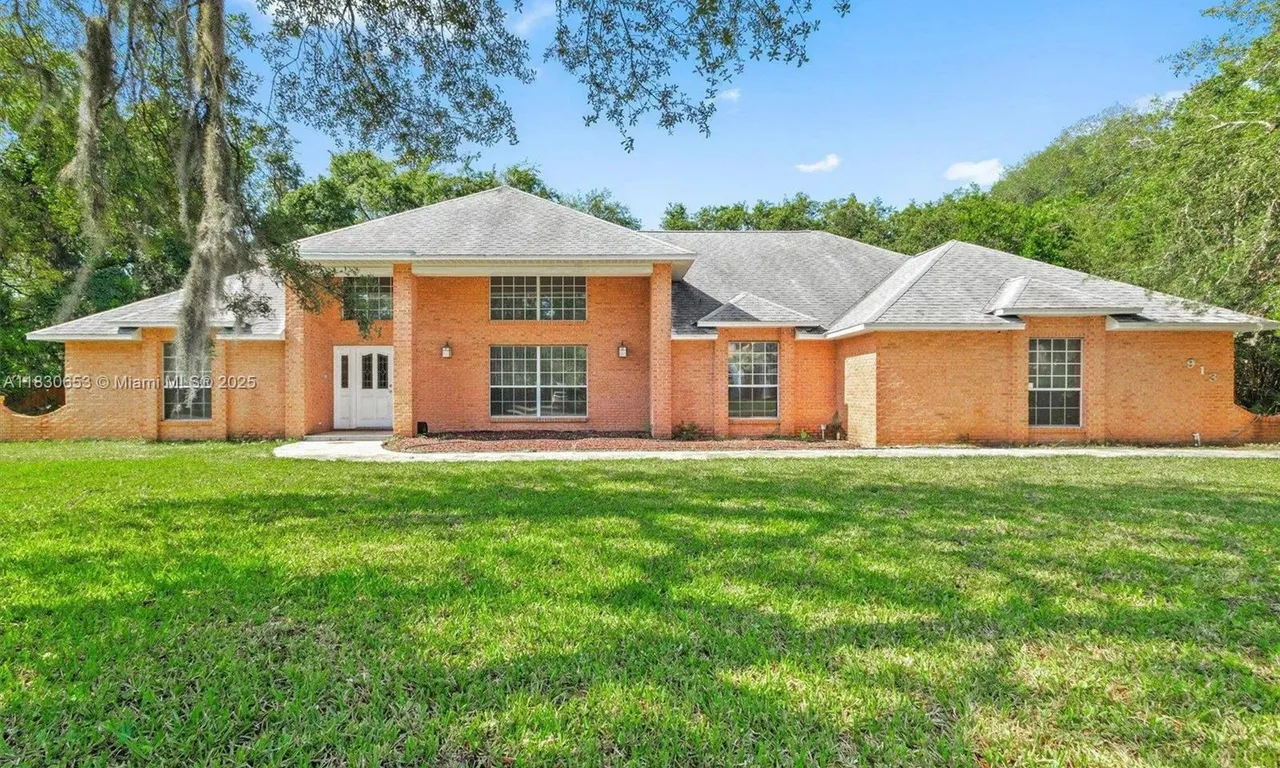 913 Chippewa St, St Augustine FL 32086