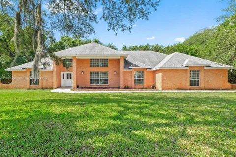 913 Chippewa St, St Augustine FL 32086