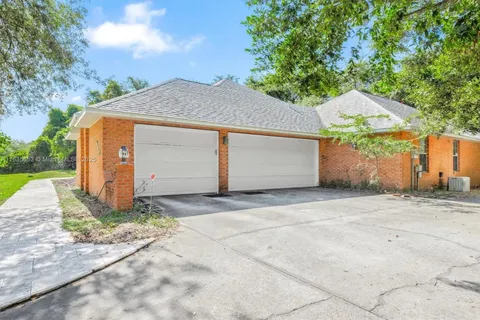 913 Chippewa St, St Augustine FL 32086