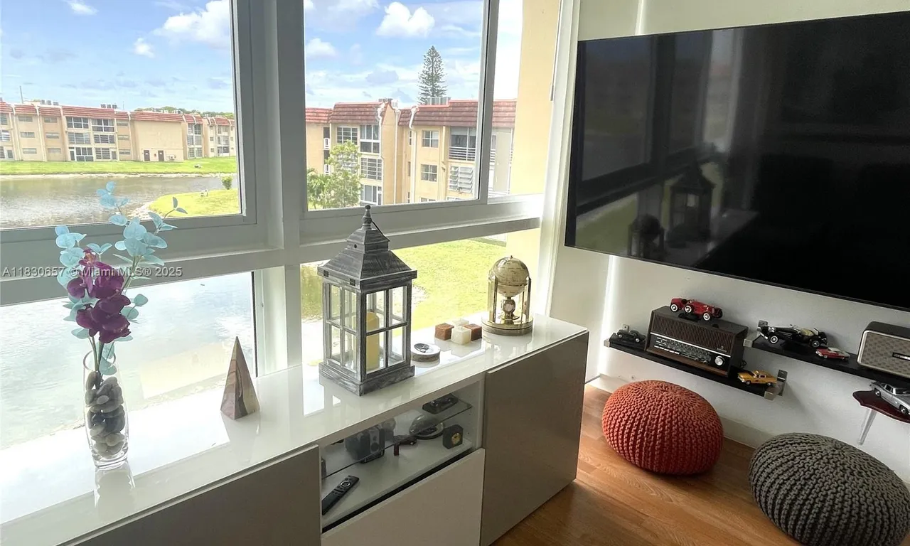 8951 Sunrise Lakes Blvd # 310, Sunrise FL 33322