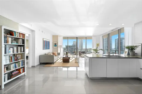 68 SE 6th St # 2512, Miami FL 33131