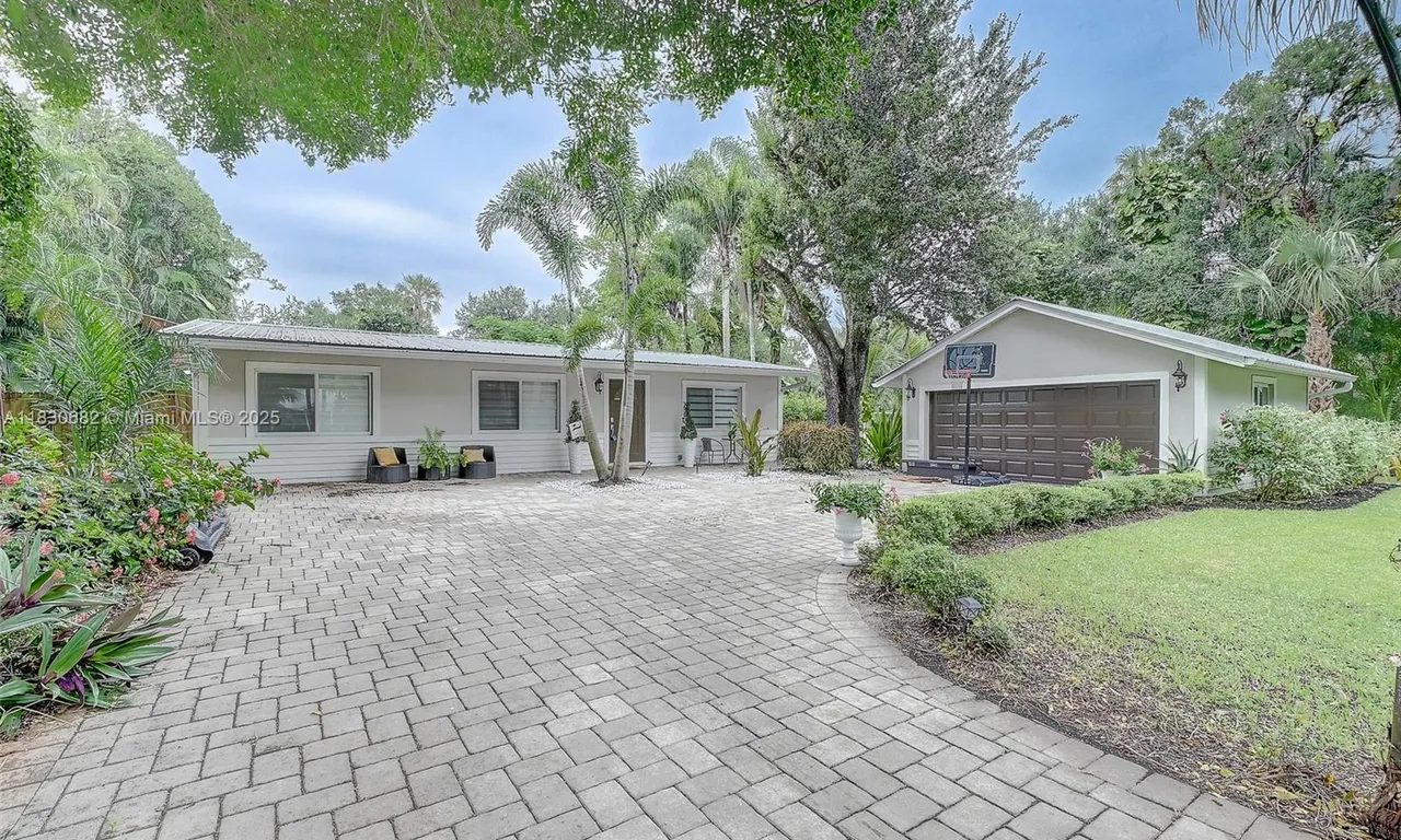 369 Caloosa, La Belle FL 33935
