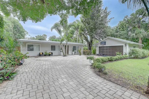 369 Caloosa, La Belle FL 33935