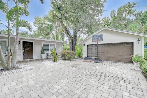 369 Caloosa, La Belle FL 33935