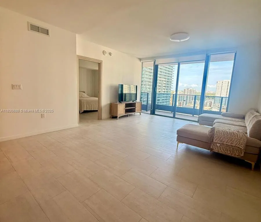 1000 Brickell Plz # 2008, Miami FL 33131