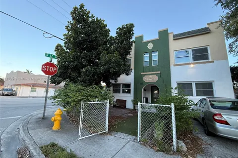 1700 SW 10th St # 6, Miami FL 33135