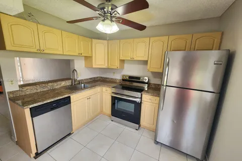 1140 Independence Trl # D, Homestead FL 33034