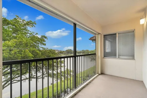 13701 SW 12th St # 405A, Pembroke Pines FL 33027