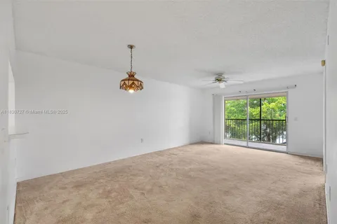 13701 SW 12th St # 405A, Pembroke Pines FL 33027