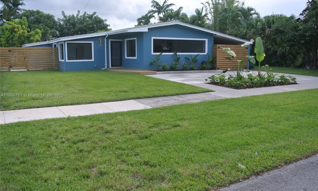 10230 Dolphin Rd # 1, Cutler Bay FL 33157