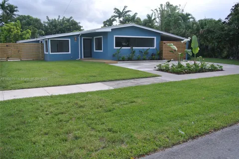 10230 Dolphin Rd # 1, Cutler Bay FL 33157