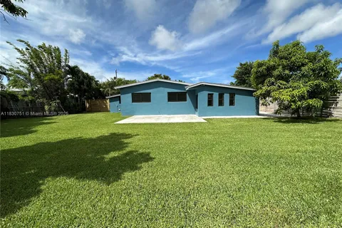 10230 Dolphin Rd # 1, Cutler Bay FL 33157