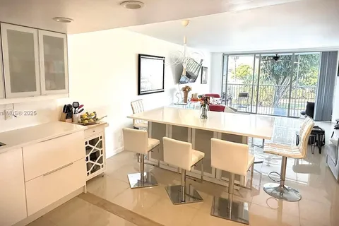 3051 S Palm Aire Dr # 201, Pompano Beach FL 33069