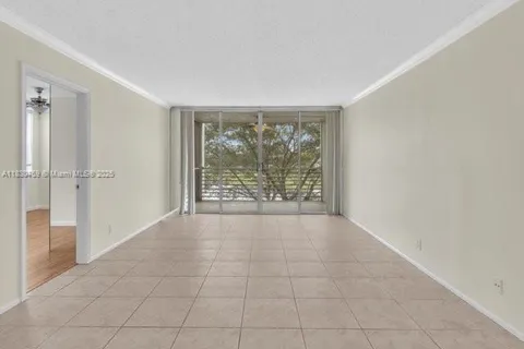 9311 Orange Grove Dr # 301, Davie FL 33324