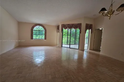 5139 Europa Dr # P, Boynton Beach FL 33437