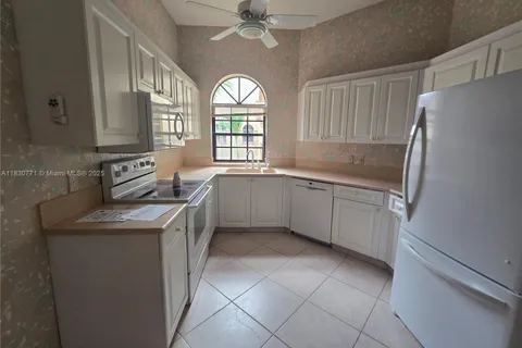 5139 Europa Dr # P, Boynton Beach FL 33437