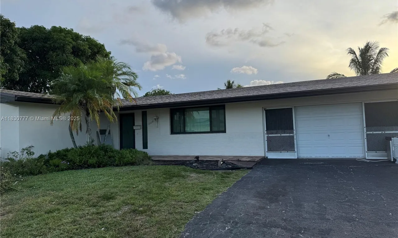 1110 NW 86th Ter, Pembroke Pines FL 33024
