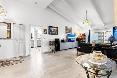 21133 SW 85th Ave # 404, Cutler Bay FL 33189