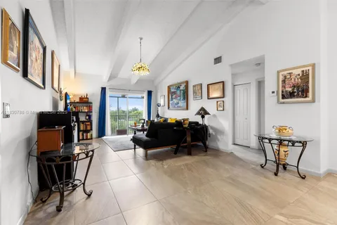 21133 SW 85th Ave # 404, Cutler Bay FL 33189