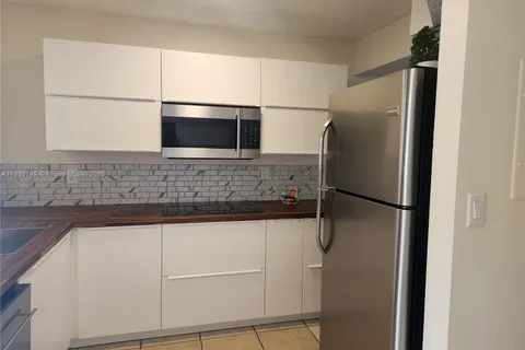 7905 W 30th Ct # 209, Hialeah FL 33018