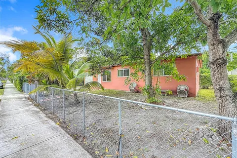 15705 NE 10th Ave, North Miami Beach FL 33162
