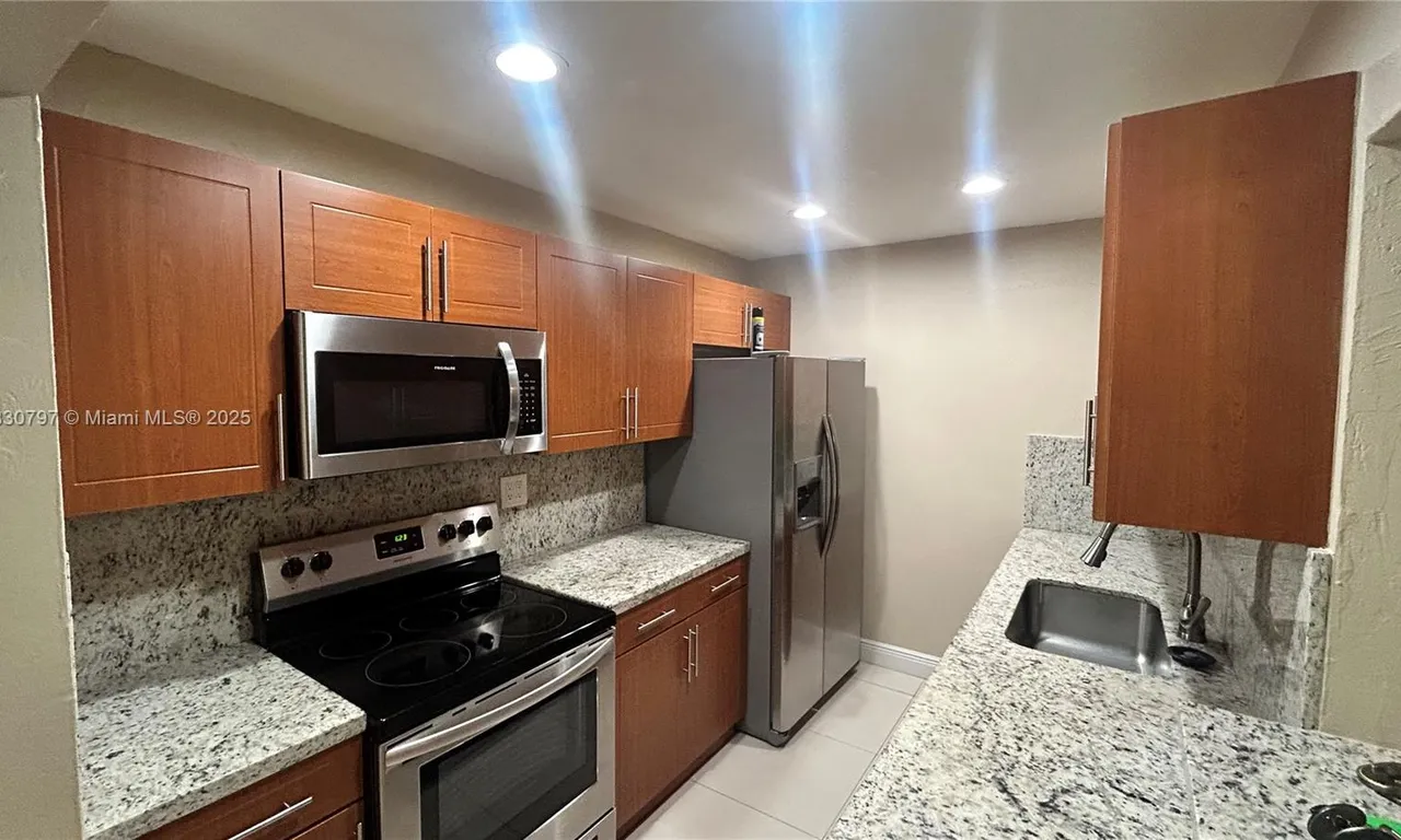 10377 N Kendall Dr # K8, Miami FL 33176