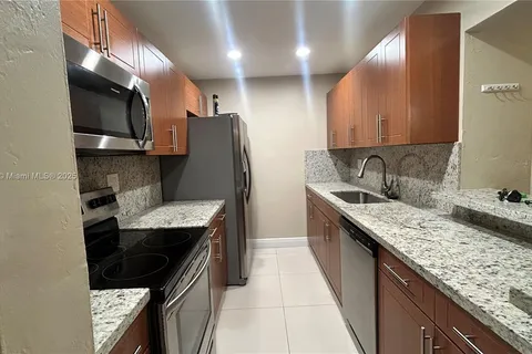 10377 N Kendall Dr # K8, Miami FL 33176