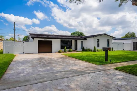 9241 SW 55th St, Cooper City FL 33328