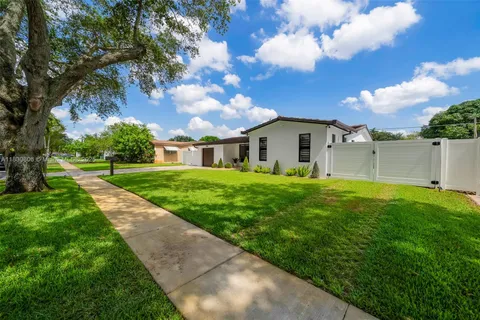 9241 SW 55th St, Cooper City FL 33328