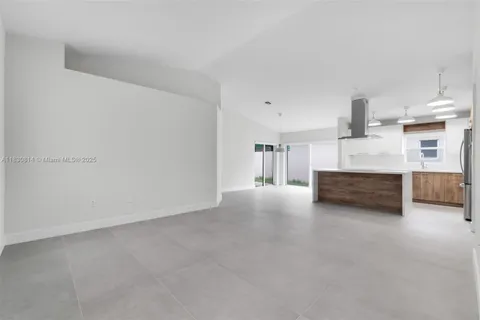 5212 NW 112th Ct, Doral FL 33178