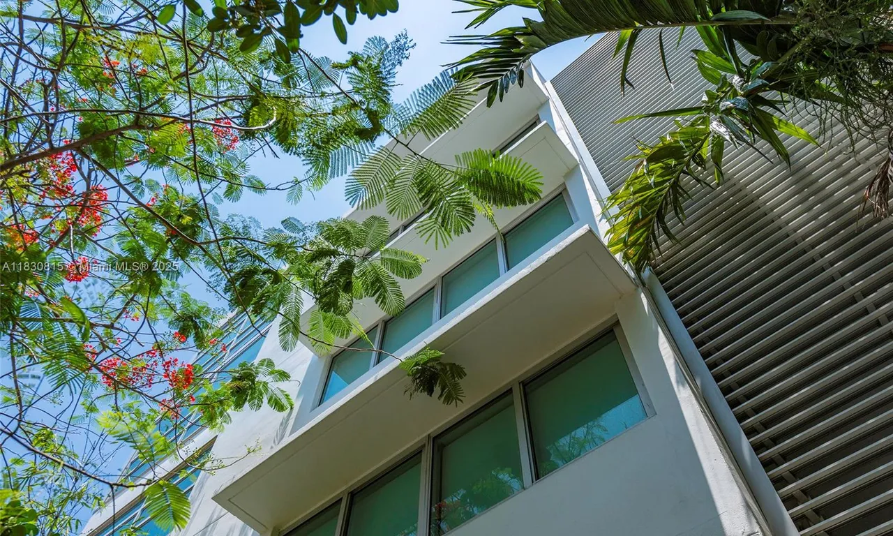 421 Meridian Ave # 11, Miami Beach FL 33139