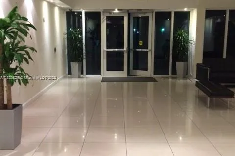 120 Lakeview Dr # 219, Weston FL 33326