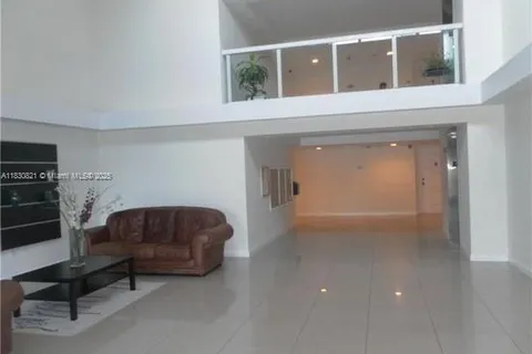120 Lakeview Dr # 219, Weston FL 33326