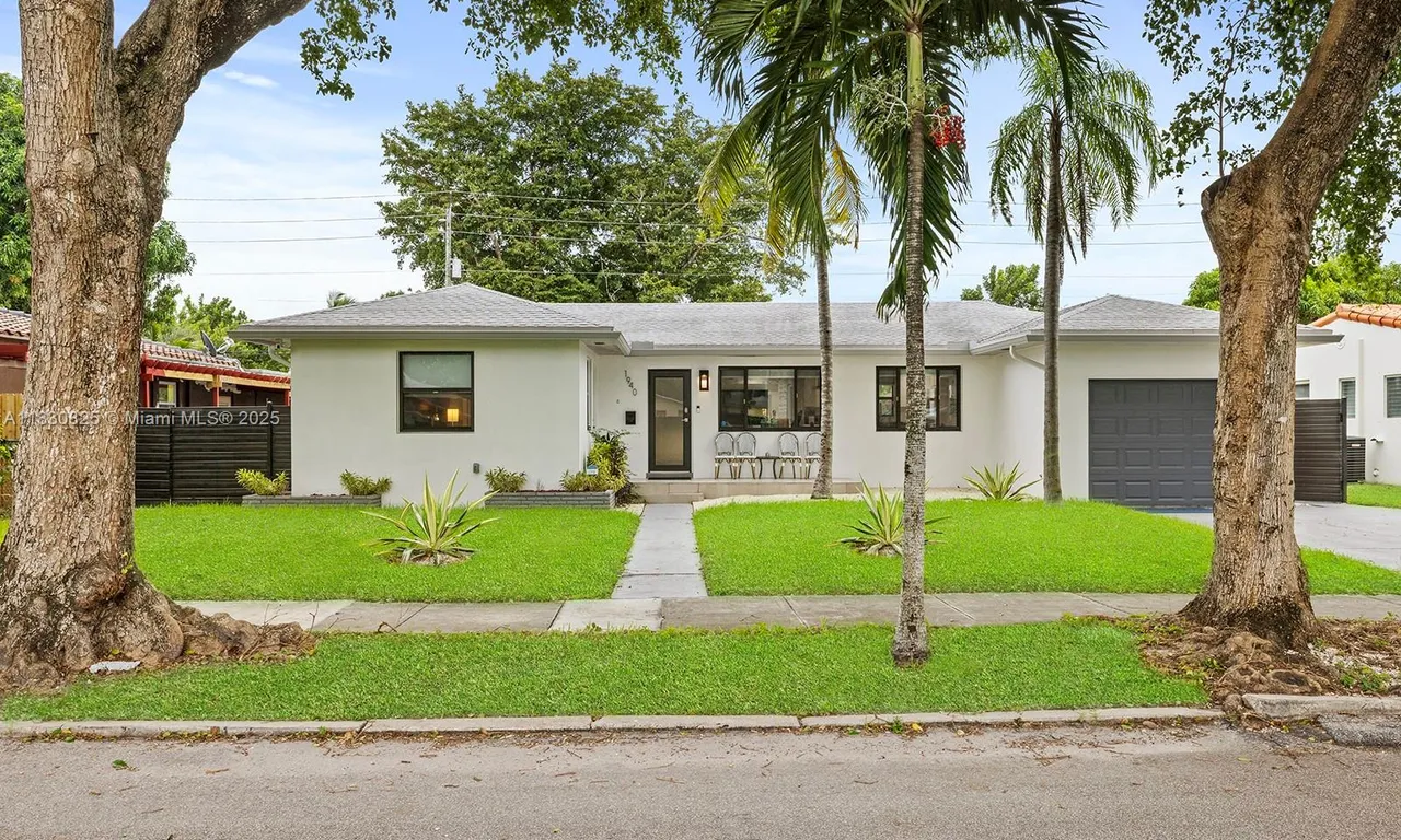 1940 Funston St, Hollywood FL 33020
