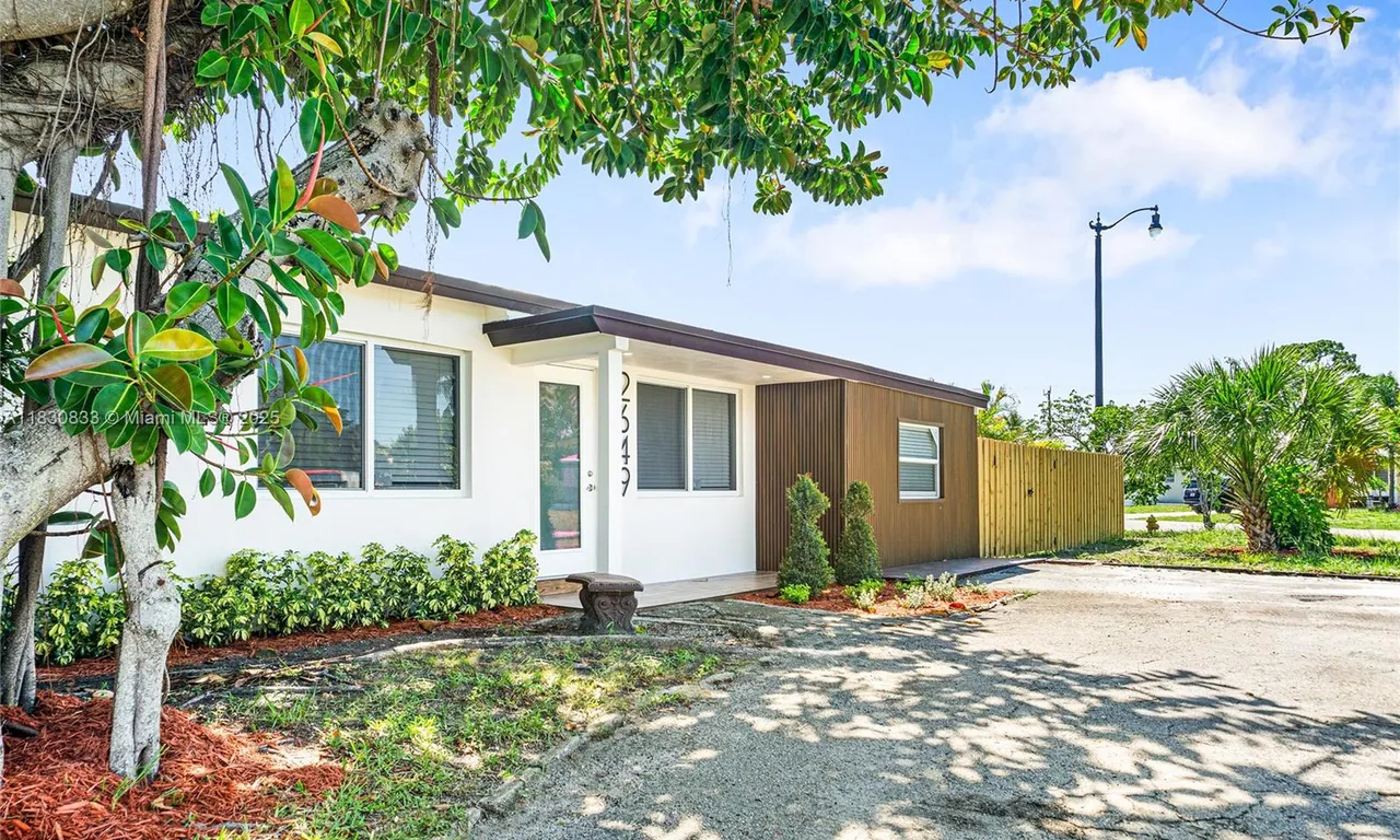 2649 NE 13th Ter, Pompano Beach FL 33064