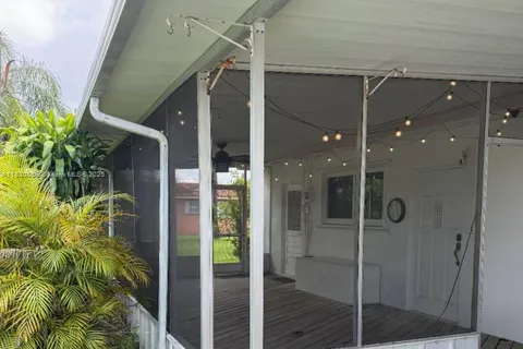 1650 SW 71st Pl, Miami FL 33155