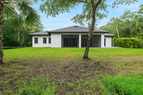 209 35TH AVE NW, Naples FL 34120