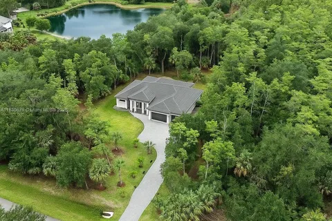 209 35TH AVE NW, Naples FL 34120