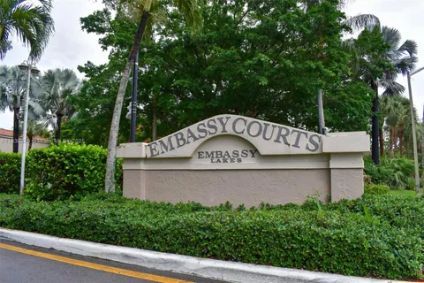 10998 Mainsail Dr, Cooper City FL 33026